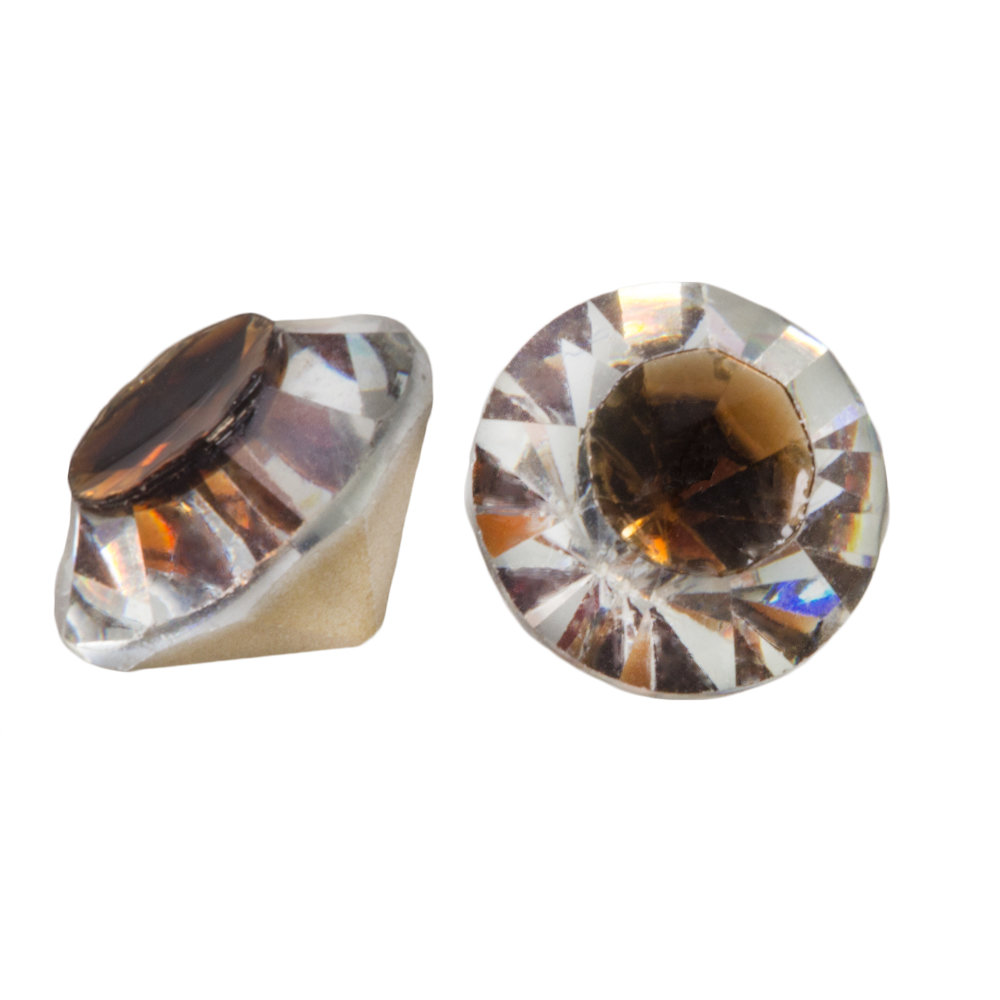 Chaton SS39 (8 mm) Center Deep Brown (25 pièces)